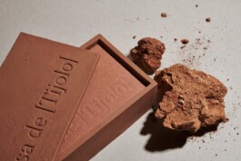 Ana Fernandes is a Brand Manager & Producer based in Porto, Portugal.