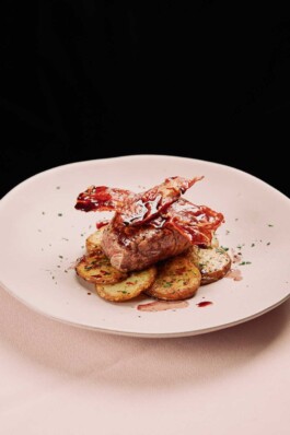 Ana Fernandes is a Brand Manager & Producer based in Porto, Portugal.