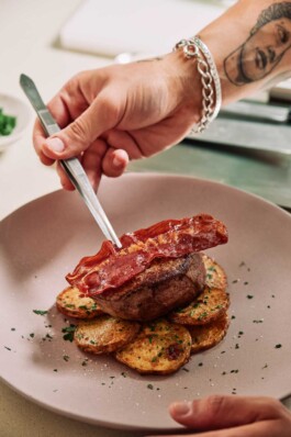 Ana Fernandes is a Brand Manager & Producer based in Porto, Portugal.