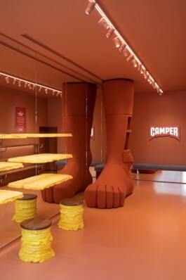  Ana Fernandes is a Brand Manager & Producer based in Porto, Portugal.